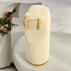 BRINCO ARGOLA PINO MÉDIA CROASSAN COM ZIRCONIAS