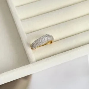 ANEL ESTILO MEIA ALIANÇA TORTA CRAVEJADA