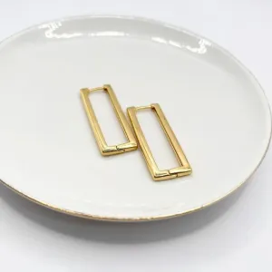 BRINCO ARGOLA ARTICULADA RENTANGULAR 3CM
