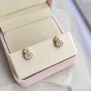 BRINCO PONTO DE LUZ COM 3 PONTINHOS DE ZIRCONIA