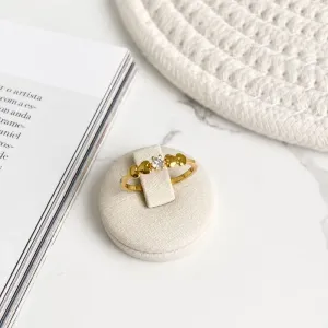 ANEL SOLITARIO COM DOIS 4 CORAÇÕES