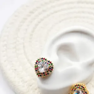 BRINCO PINO CORAÇÃO ZIRCONIA COM DETALHE EM MULTICOLOR