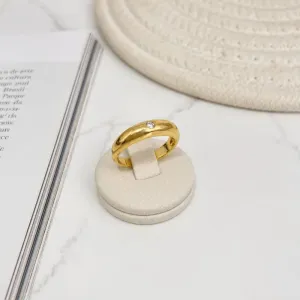 ANEL OVAL COM PONTO DE LUZ