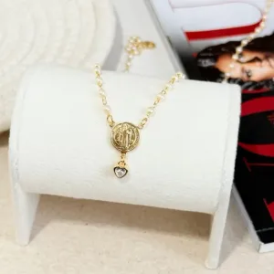COLAR PÉROLAS COM MEDALHA DE SÃO BENTO E CORAÇÃO DE ZIRCONIA