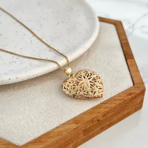 COLAR RELICÁRIO CORAÇÃO RENDADO 3CM