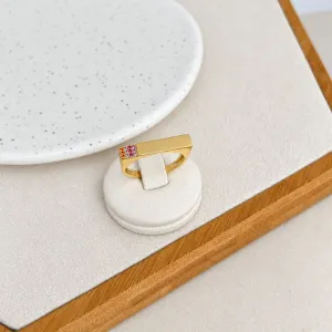 ANEL QUADRADO COM DETALHE EM ZIRCONIA MULTICOLOR