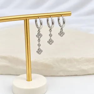 TRIO ARGOLAS COM PINGENTES DE TREVOS DE ZIRCONIA CRISTAL