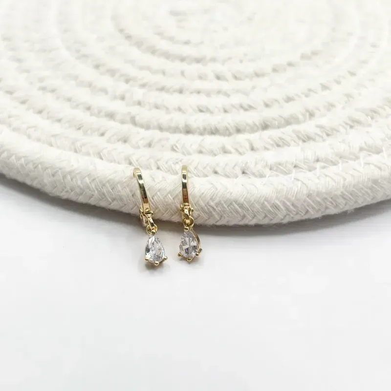 BRINCO ARGOLA CLICK COM PINGENTE DE GOTA