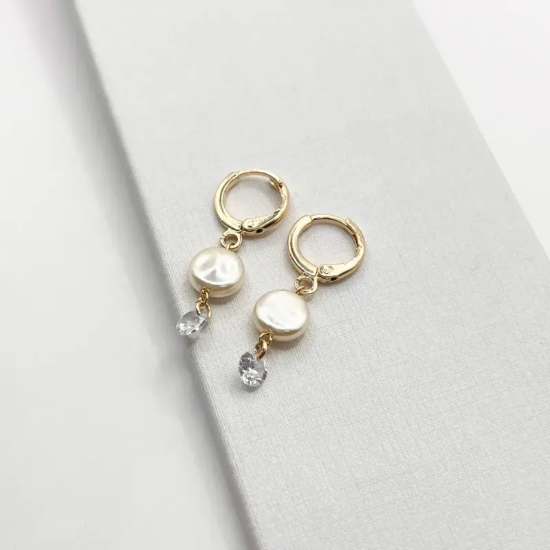 BRINCO ARGOLA CLICK ZIRCONIA E PÉROLA BARROCA