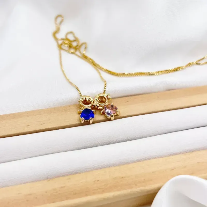 COLAR MINI CASAL COM PEDINHAS ROSA E AZUL