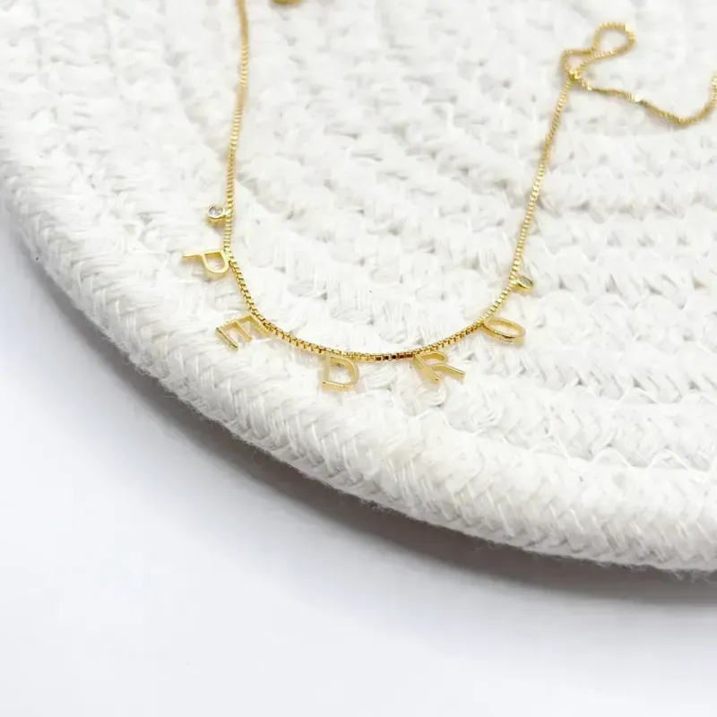 COLAR PERSONALIZADO 5 LETRAS E ZIRCONIAS NAS PONTAS - PEDRO