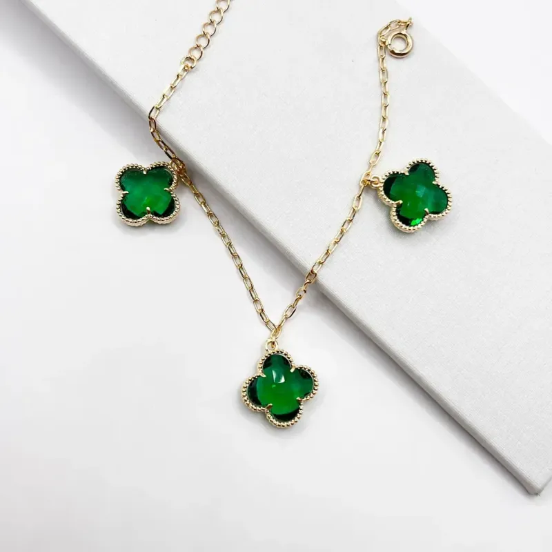 PULSEIRA 3 TREVOS PENDURADOS - VERDE ESMERALDA