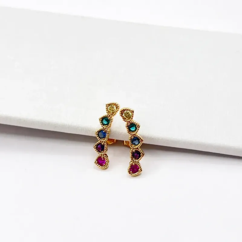 BRINCO EAR CUFF CORAÇÕES COLORS