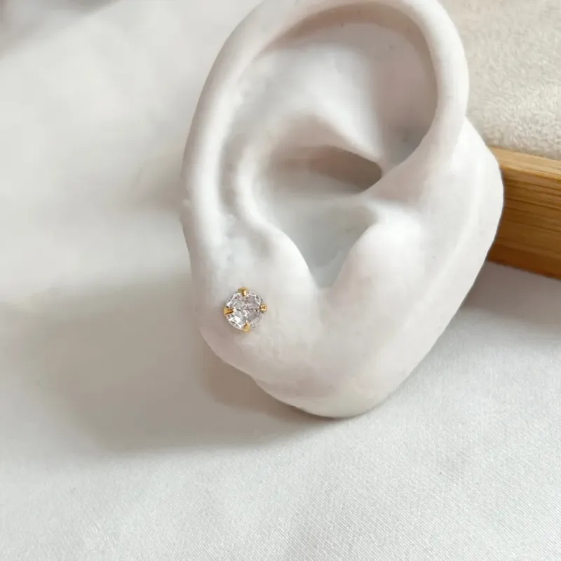 BRINCO PONTO DE LUZ ZIRCONIA 6MM