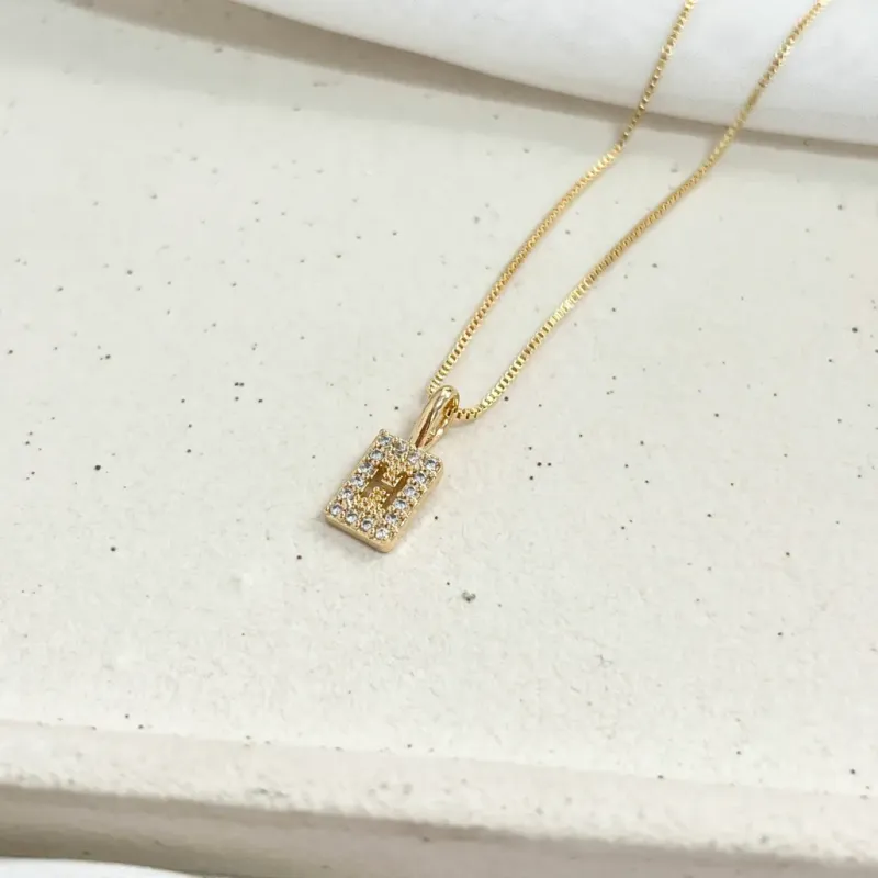COLAR LETRA MINI MEDALHA CRAVEJADA COM LETRA - H