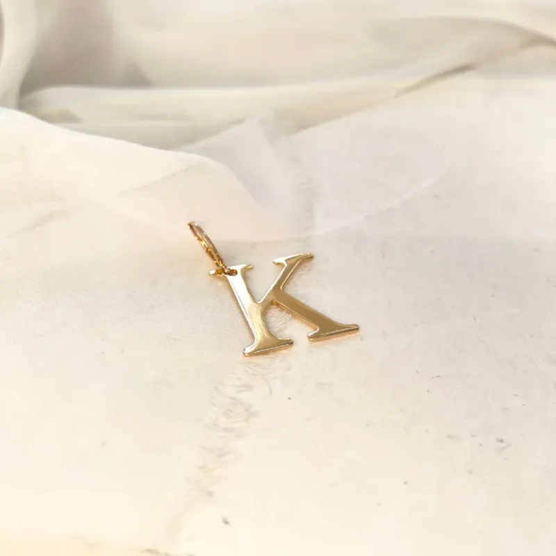 PINGENTE LETRA 2,5CM - K