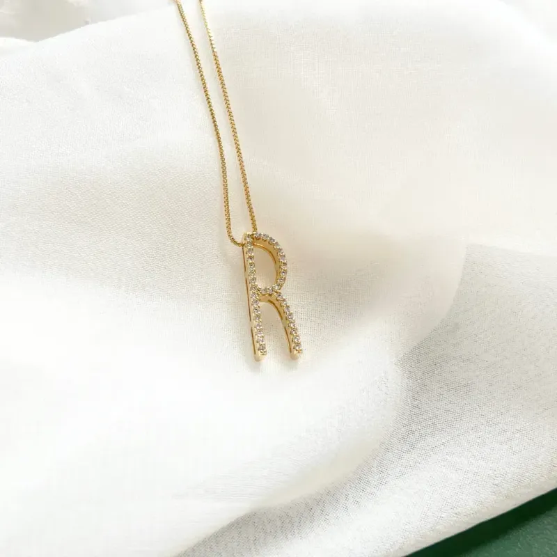 COLAR LETRA LONGA DE MICRO ZIRCONIAS - R