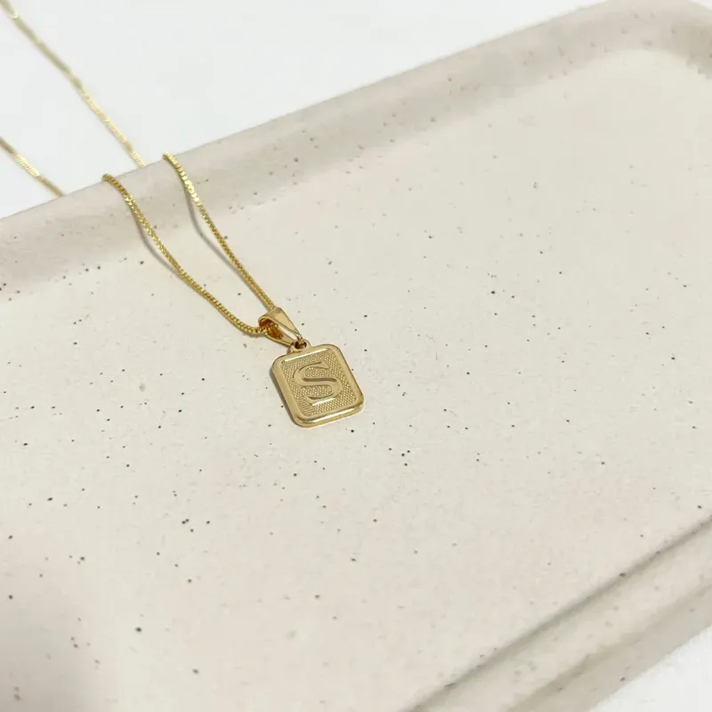 COLAR PINGENTE MINI 1X1 MEDALHA DE LETRA - S