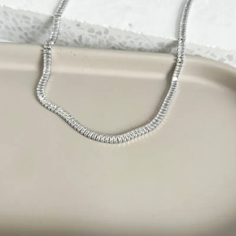 COLAR RIVIERA BAGUETE COM FECHO RELÓGIO 45CM