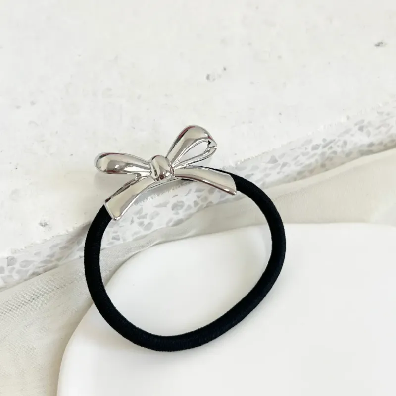 PRESILHA - ELÁSTICO DE CABELO COM LAÇO DE METAL