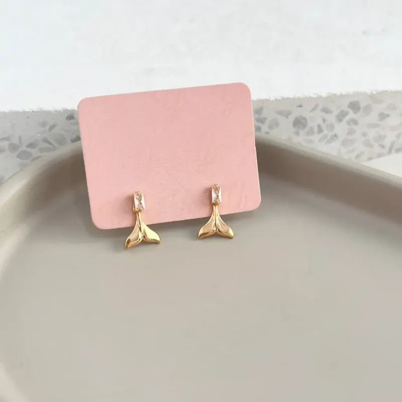 BRINCO PINO RABO DE BALEIA COM ZIRCONIA BAGUETE