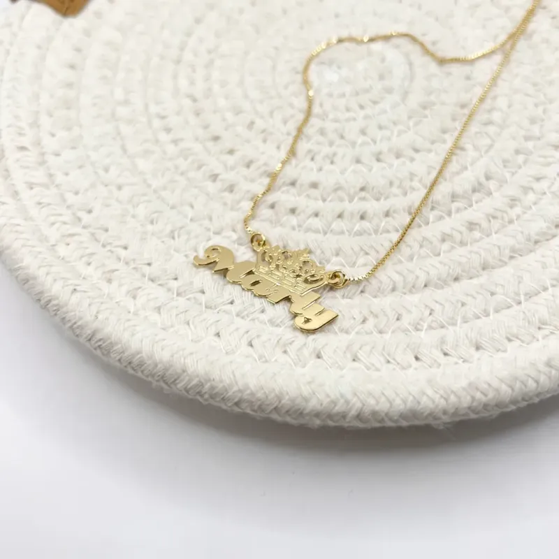COLAR NOME FONTE 02 COM DETALHES COROA - MARLY