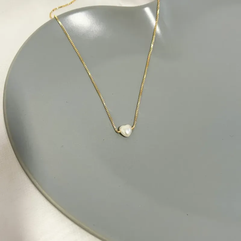COLAR PÉROLA FORMATO CORAÇÃO 50CM