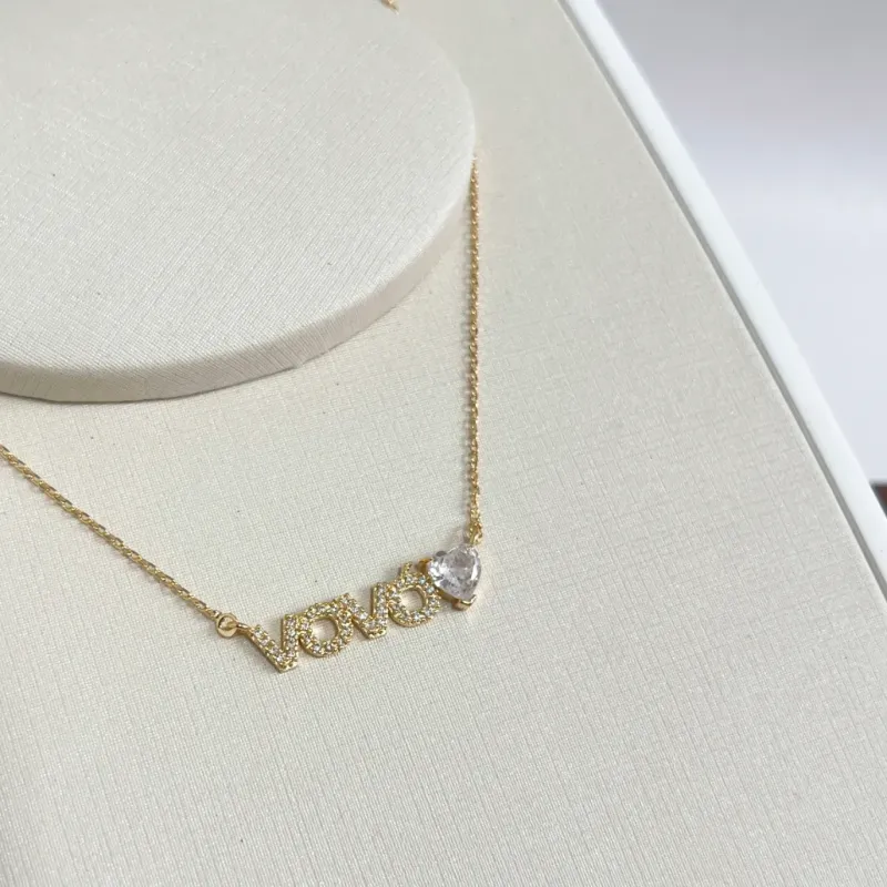 COLAR VOVÓ CRAVEJADO COM CORAÇÃO DE ZIRCONIA