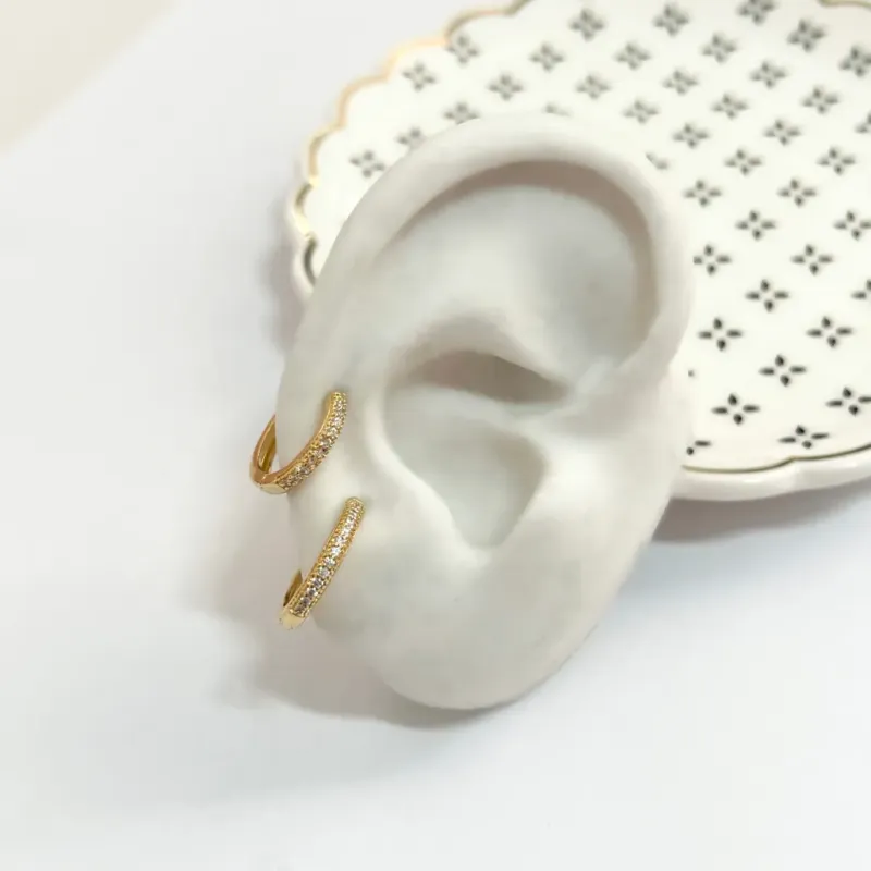 DUPLA ARGOLA ARTICULADA FINA COM ZIRCONIA