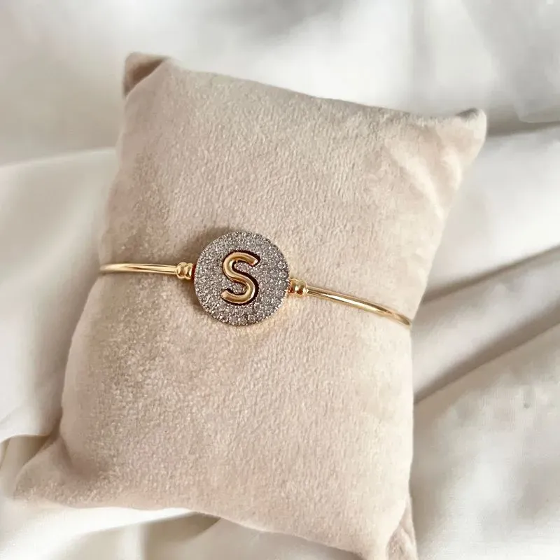 BRACELETE LETRA COM ENCAIXE CRAVEJADO