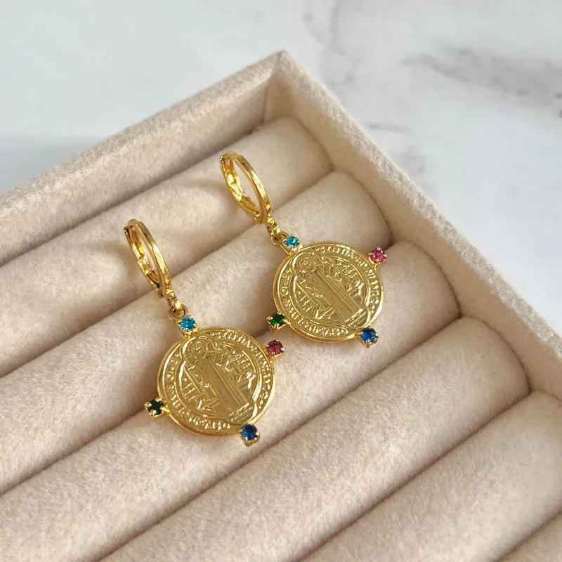 BRINCO ARGOLA CLICK SÃO BENTO COM PEDRINHAS COLORIDAS