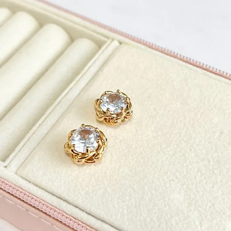 BRINCO PONTO DE LUZ ZIRCONIA COM ACABAMENTO EM CORRENTARIA