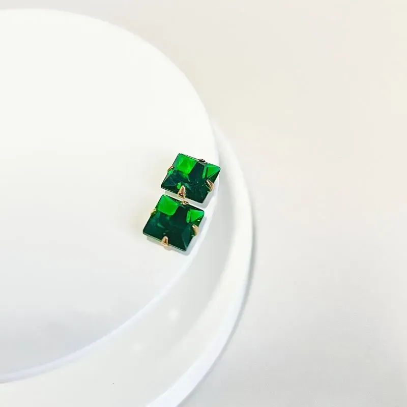 BRINCO ZIRCONIA QUADRADA 8MM - VERDE ESMERALDA