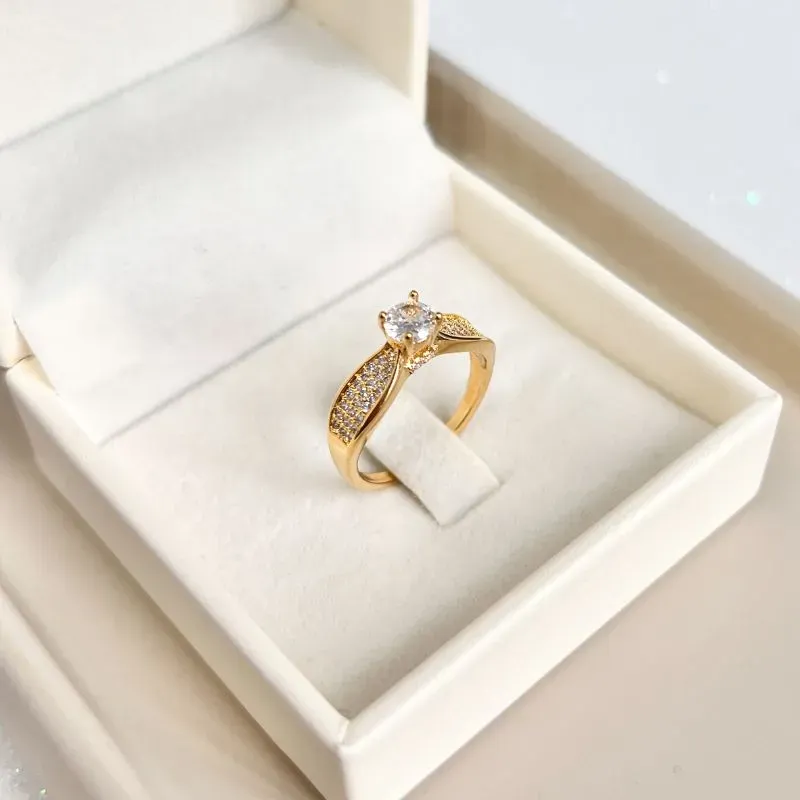 ANEL SOLITÁRIO ARO LARGO CRAVEJADO