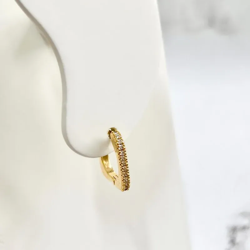 BRINCO ARGOLA ARTICULADA QUADRADA CRAVEJADA