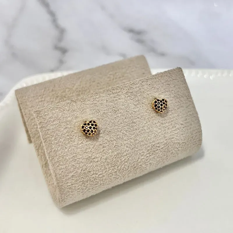 BRINCO PINO CORAÇÃO MICRO ZIRCONIAS PRETAS