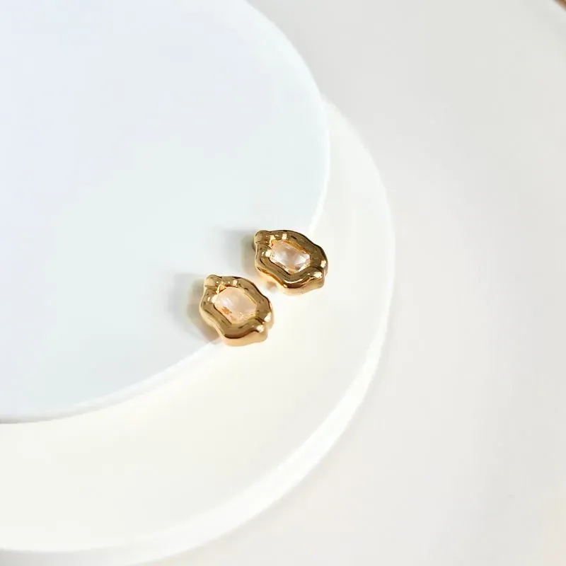 BRINCO PINO FORMATO ORGÂNICO COM PEDRA