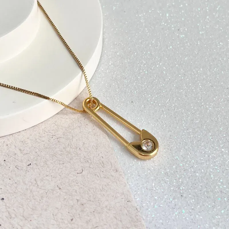 COLAR PINGENTE ALFINETE