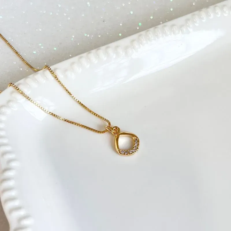 COLAR PINGENTE VAZADO MICRO ZIRCONIAS