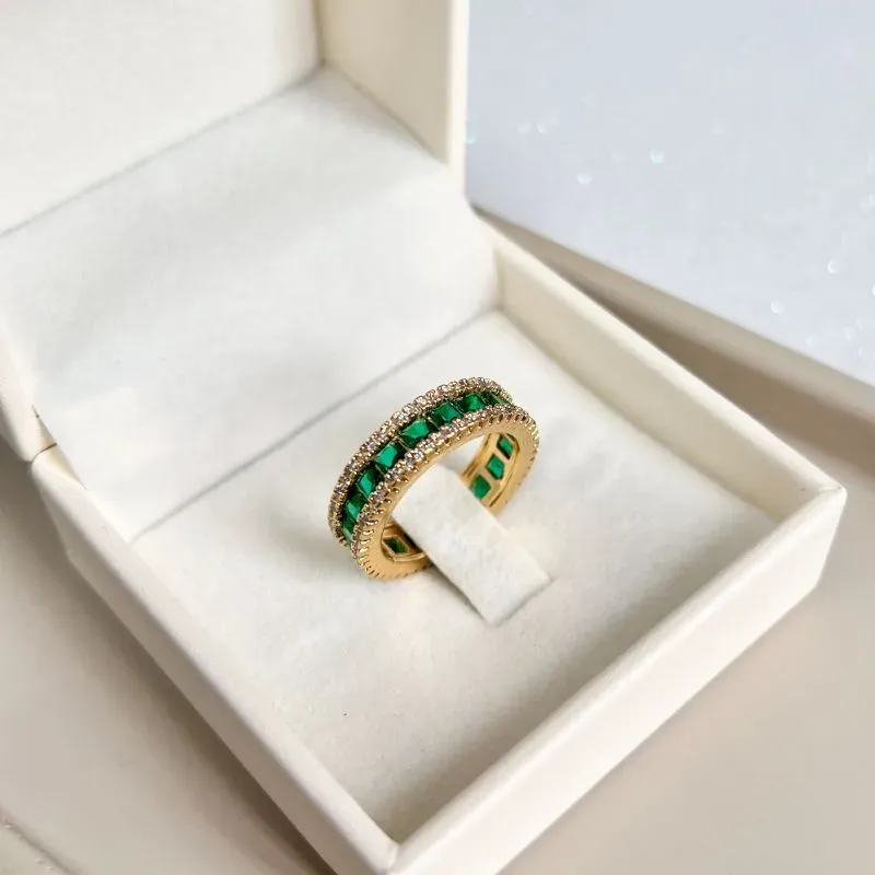 ANEL MICRO ZIRCONIAS E PEDRA VERDE ESMERALDA