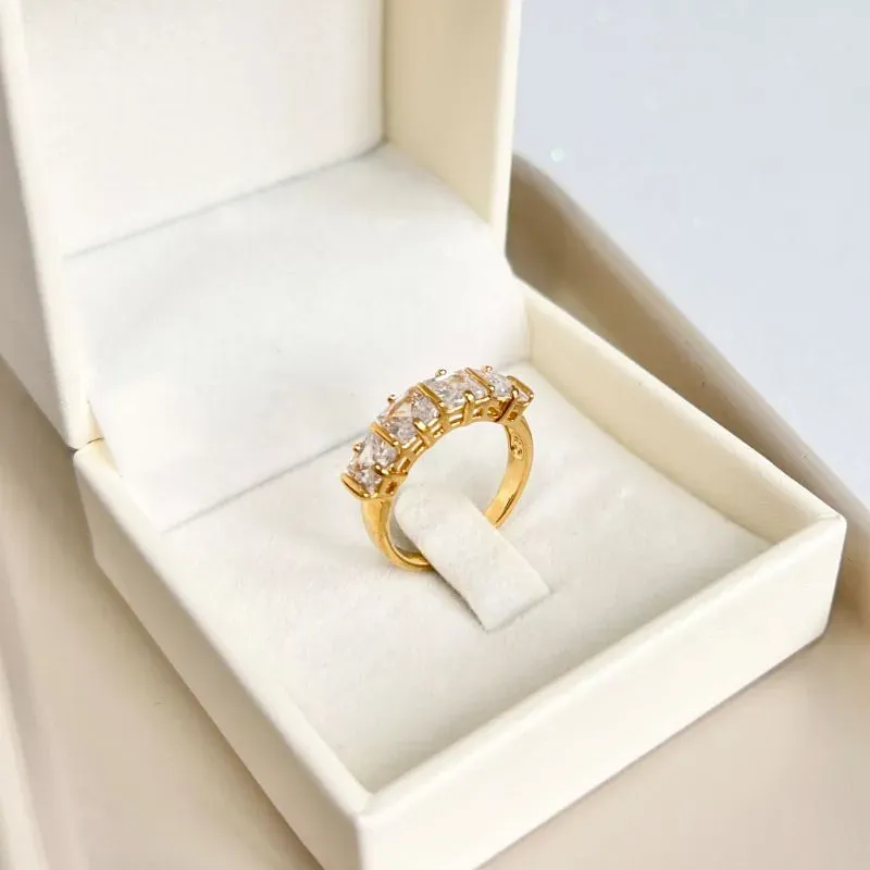 ANEL PEDRAS QUADRADAS