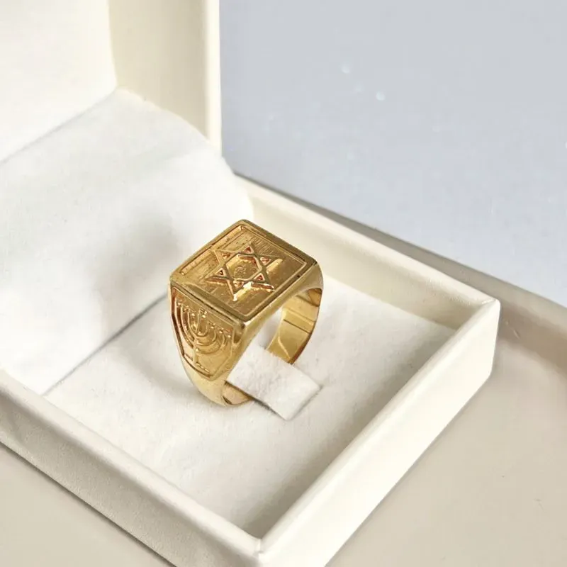 ANEL QUADRADO MASCULINO ESTRELA DE DAVI