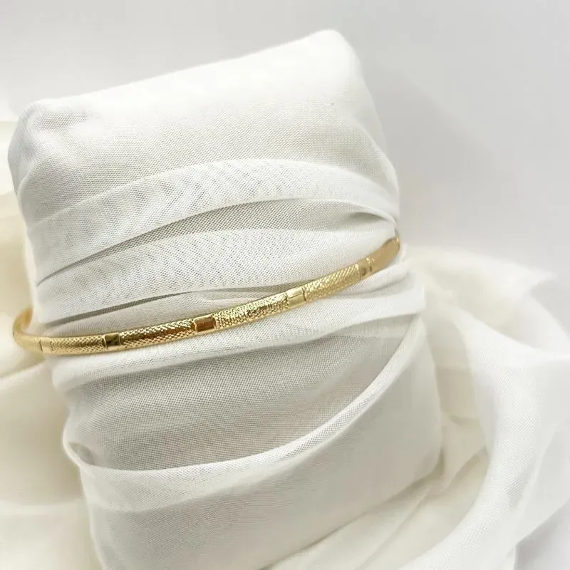 BRACELETE RIGÍDO TRABALHADO