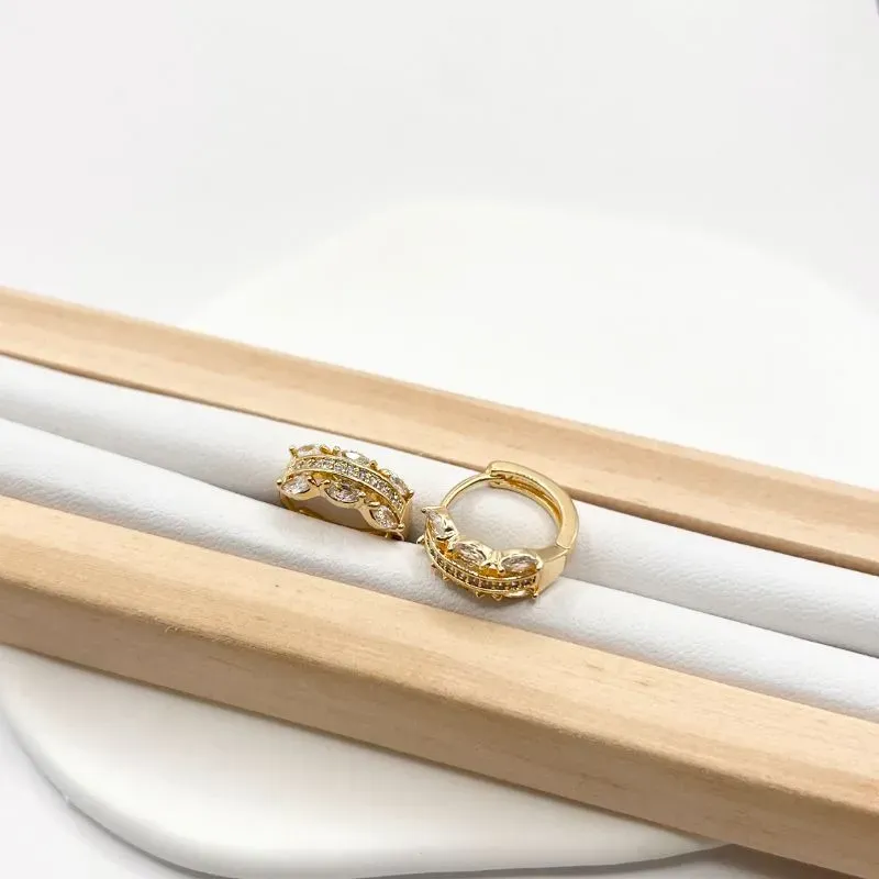 BRINCO ARGOLA ARTICULADA NAVETES E MICRO ZIRCONIA