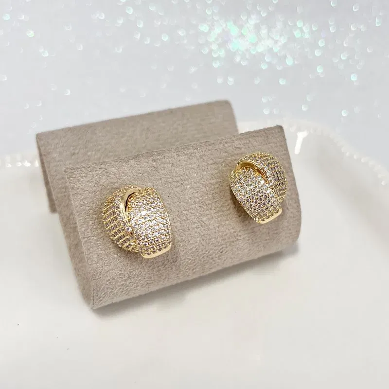 BRINCO MEIA ARGOLA MICRO ZIRCONIAS - FALSA DUPLA