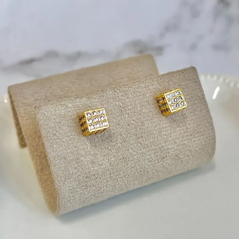 BRINCO QUADRADO COM MICRO ZIRCONIAS