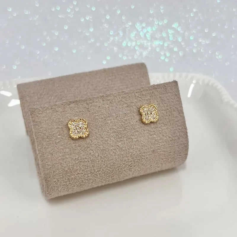 BRINCO TREVO CRAVEJADO 0,7CM