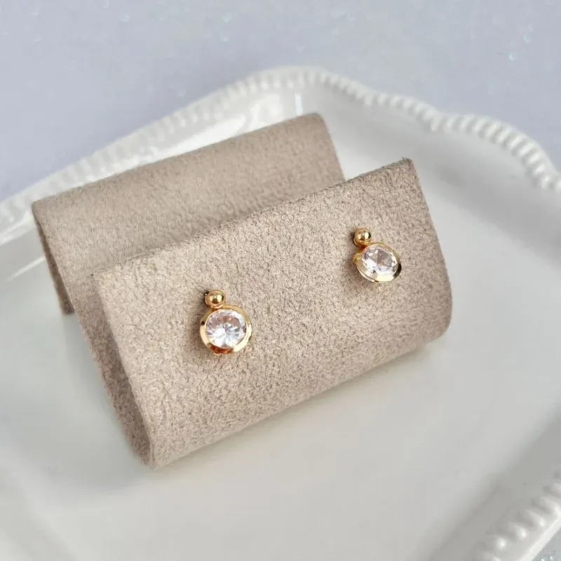 BRINCO ZIRCONIA COM ACABAMENTO E BOLINHA NO PINO