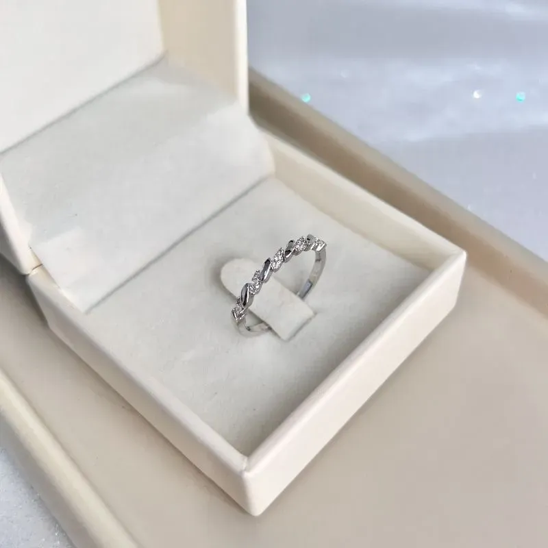 ANEL FINO {APARADOR} COM ZIRCONIAS