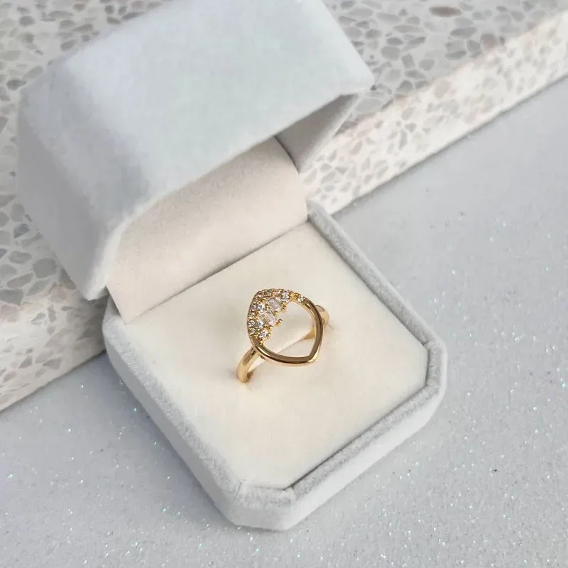 ANEL VAZADO COM PEDRARIA E BAGUETES